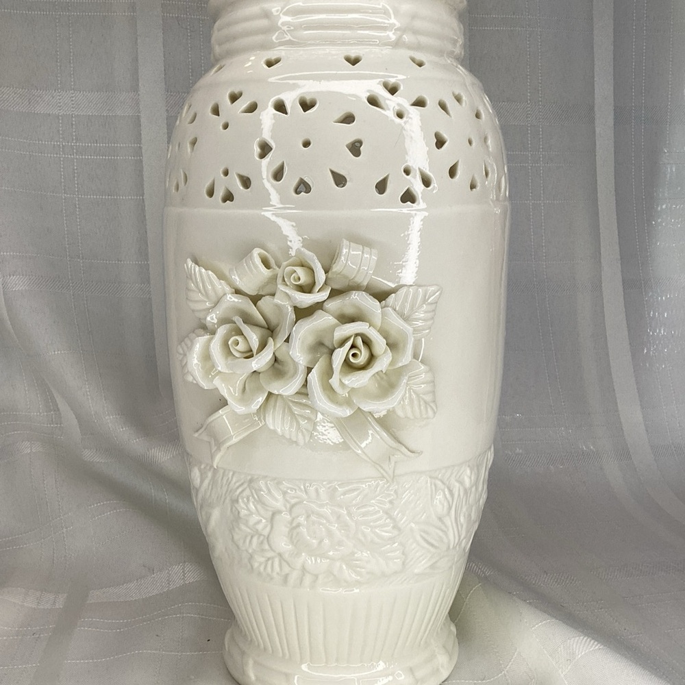 Vintage Porcelain Vase. Featuring 3D dimensional Roses And Cut Out Trim Design.